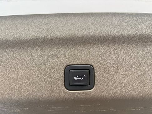 Used 2021 GMC Yukon Denali w/ Denali Premium Package AWD/4WD image 18