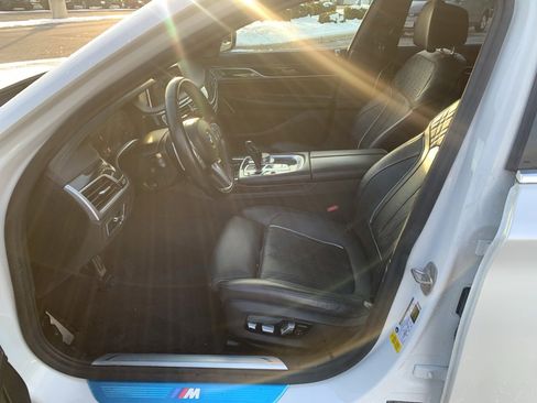 Used 2020 BMW 740i w/ M Sport Package image 11