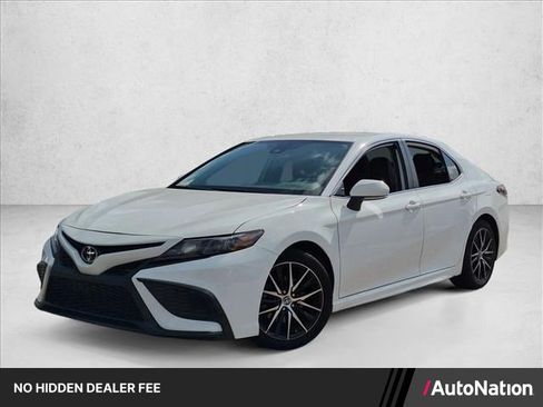 Used 2021 Toyota Camry SE w/ Convenience Package FWD image 1