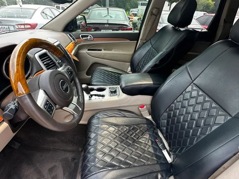 Used 2011 Jeep Grand Cherokee Overland AWD/4WD image 28