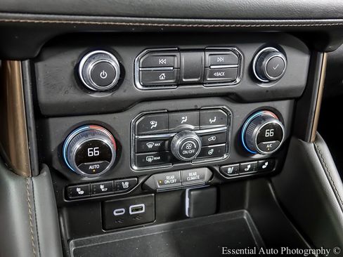 Certified 2024 Chevrolet Tahoe High Country w/ Advanced Technology Package image 19