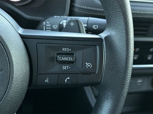 Used 2023 Nissan Rogue S image 28