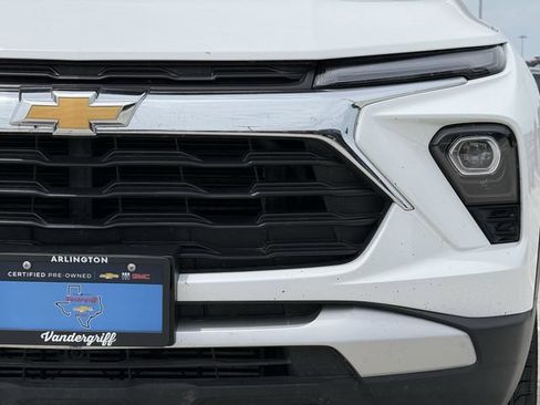 Used 2025 Chevrolet TrailBlazer LT AWD/4WD image 8