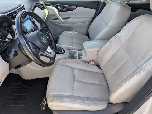 Used 2018 Nissan Rogue Sport SL image 12