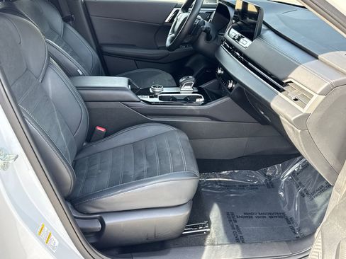 Used 2025 Mitsubishi Outlander SE image 13