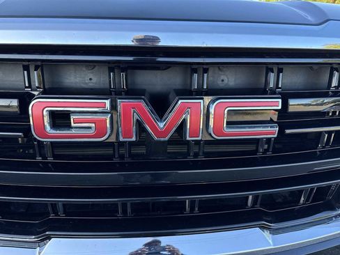 Used 2024 GMC Yukon SLE AWD/4WD image 17