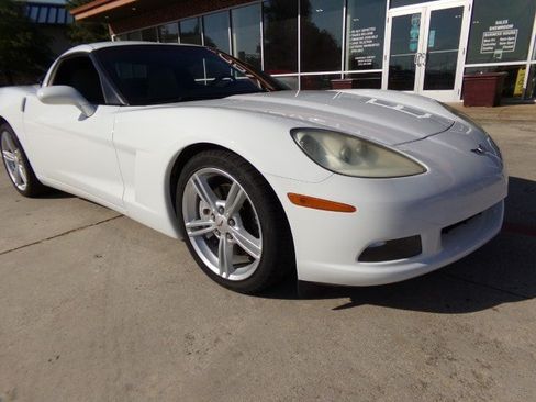 Used 2010 Chevrolet Corvette Coupe w/ Preferred Equipment Group RWD image 3