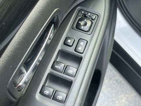 Used 2018 Mitsubishi Outlander GT AWD/4WD image 28