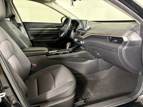 Used 2023 Nissan Altima 2.5 SV image 14