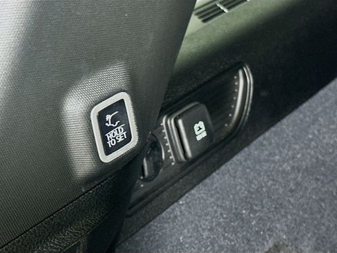 Used 2023 Jeep Grand Cherokee Overland w/ Advanced Protech Group III AWD/4WD image 28