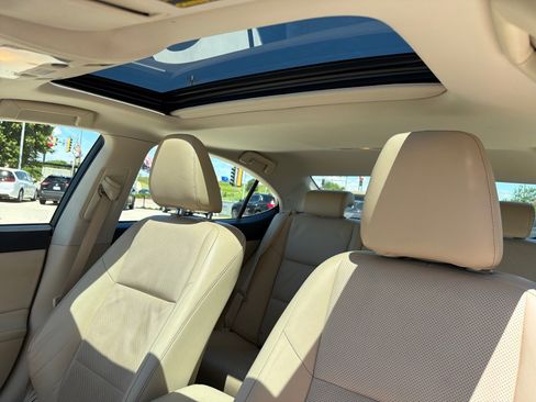 Used 2015 Lexus ES 350 w/ Luxury Package FWD image 12