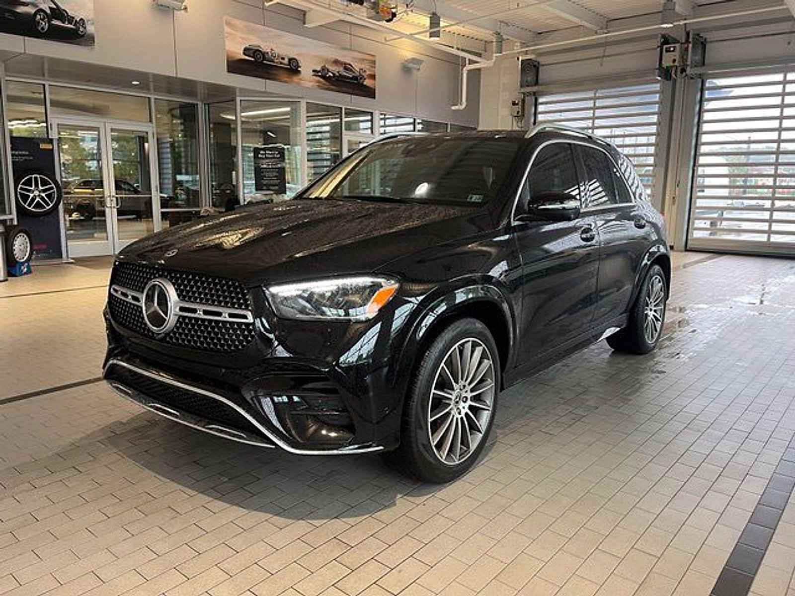 Used 2024 Mercedes-Benz GLE 450 4MATIC image 3