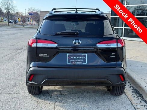 Used 2022 Toyota Corolla Cross LE image 4