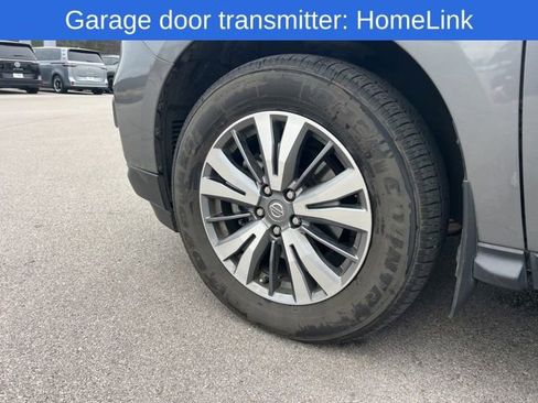 Used 2020 Nissan Pathfinder SV image 11