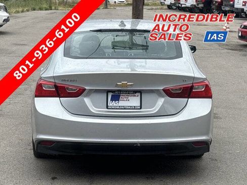 Used 2017 Chevrolet Malibu LT FWD image 1