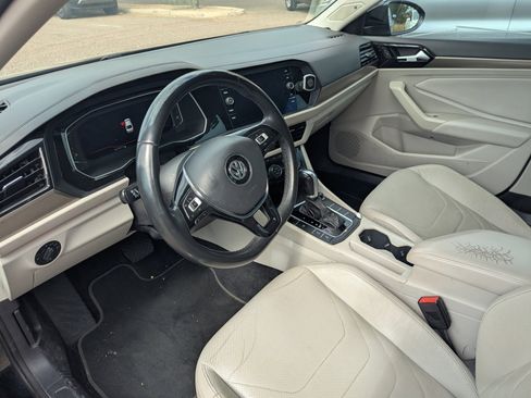 Used 2019 Volkswagen Jetta SEL Premium image 13