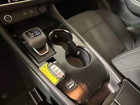 Used 2021 Nissan Rogue SV FWD image 21