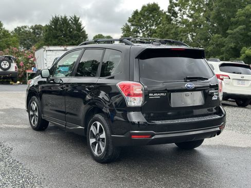 Used 2017 Subaru Forester 2.5i Premium w/ All-Weather Package AWD/4WD image 5