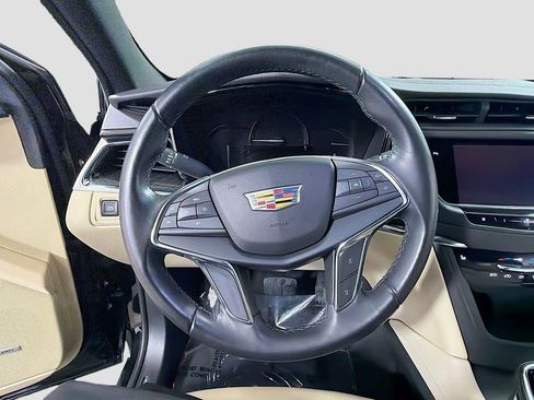 Used 2019 Cadillac XT5 AWD image 14