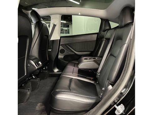 Used 2024 Tesla Model Y Performance image 21