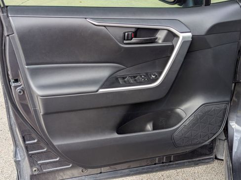 Used 2023 Toyota RAV4 LE image 11