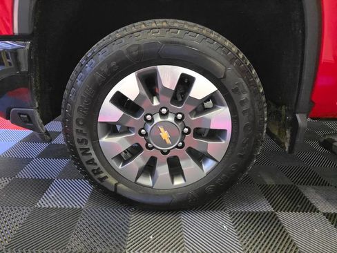 Used 2024 Chevrolet Silverado 2500 Custom w/ Custom Value Package AWD/4WD image 23