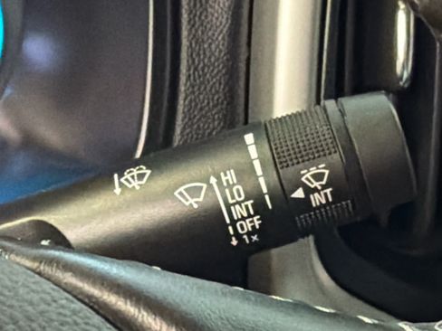 Used 2020 Chevrolet Colorado LT RWD image 36