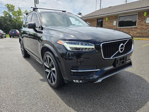 Used 2018 Volvo XC90 T6 Momentum w/ Momentum Plus Package AWD/4WD image 3