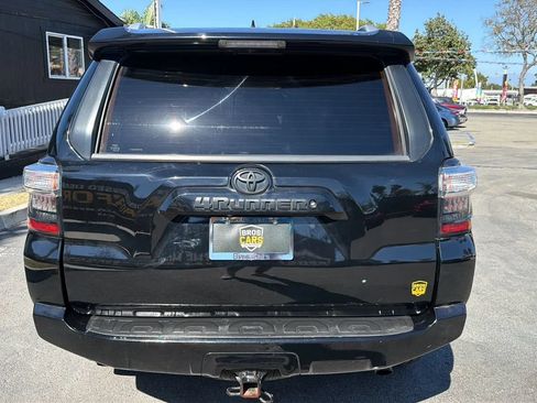 Used 2015 Toyota 4Runner SR5 RWD image 7