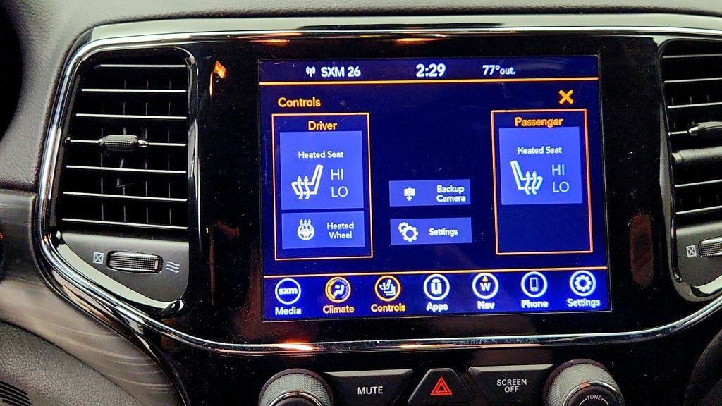 Used 2021 Jeep Grand Cherokee Laredo X AWD/4WD image 18