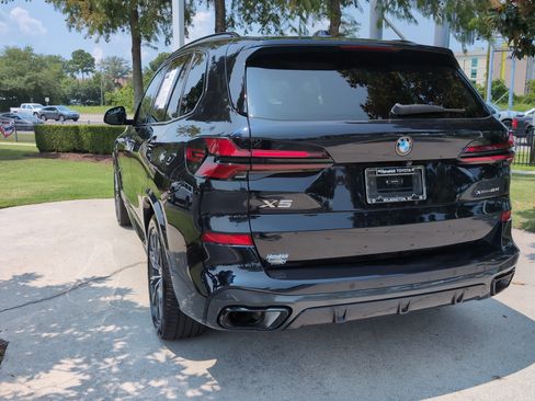 Used 2025 BMW X5 xDrive40i w/ M Sport Package AWD/4WD image 8