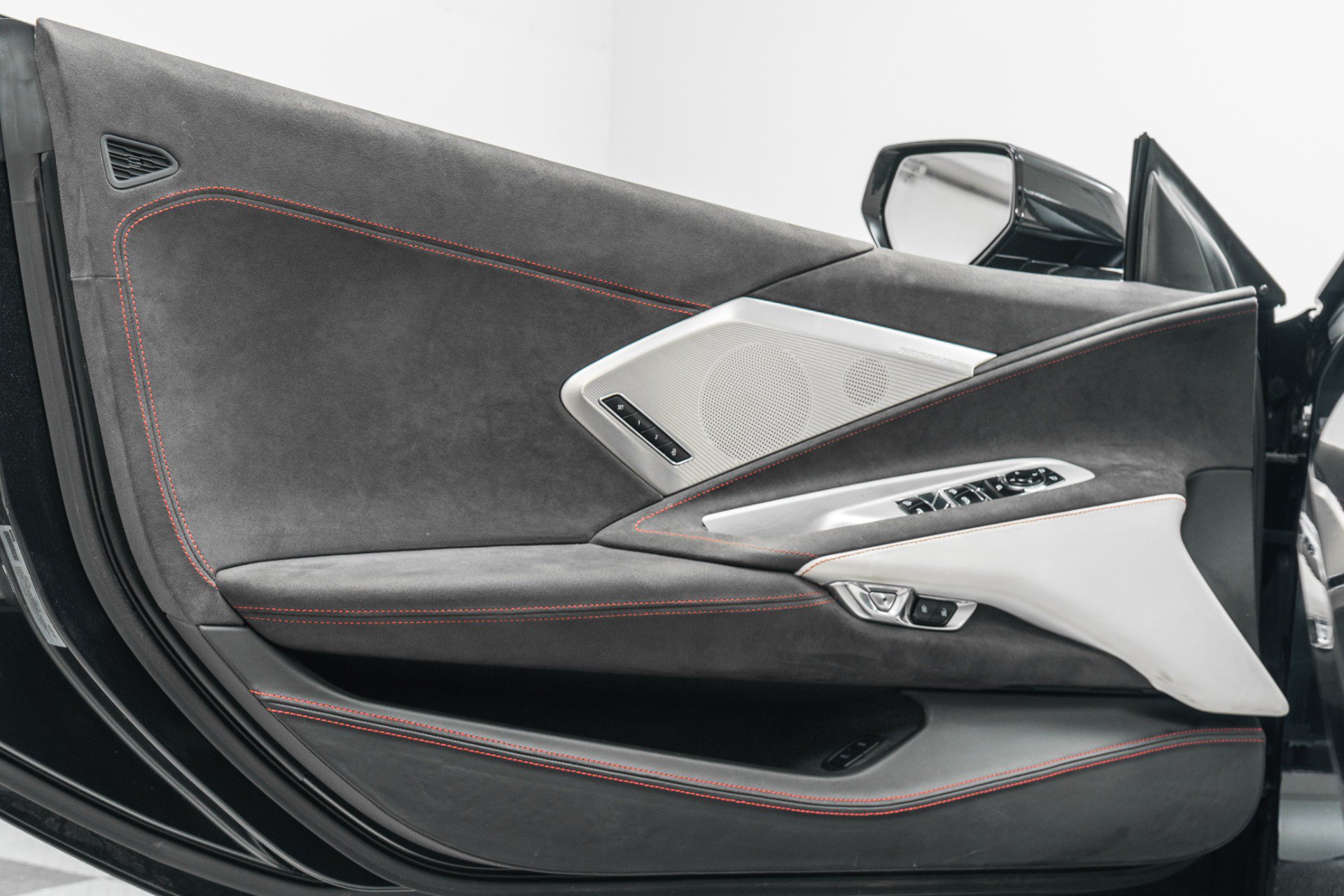 Used 2023 Chevrolet Corvette Stingray Premium Conv w/ Z51 Performance Package RWD image 42