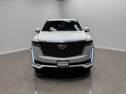 Used 2022 Cadillac Escalade Premium Luxury AWD/4WD image 3