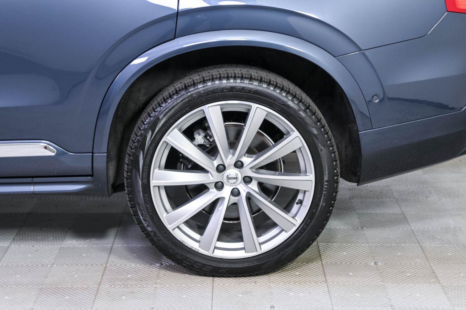 Certified 2024 Volvo XC90 B6 Plus w/ Protection Package AWD/4WD image 37