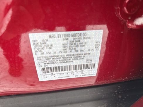 Used 2025 Ford Explorer ST-Line w/ Premium Package image 12