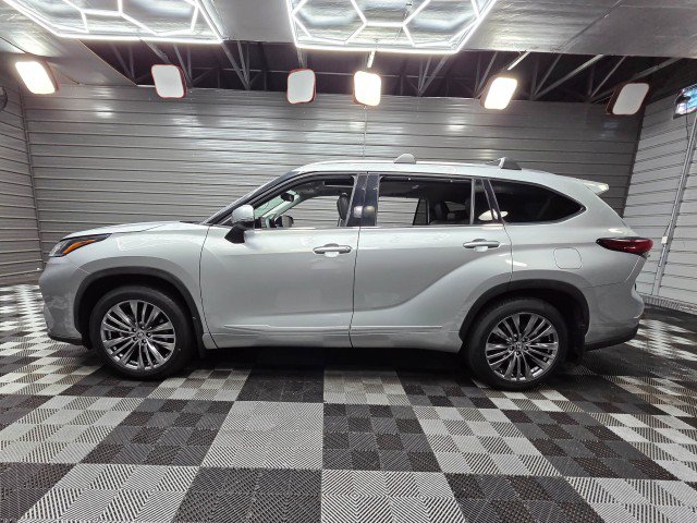Used 2021 Toyota Highlander Limited AWD/4WD image 9