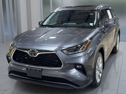 Used 2023 Toyota Highlander Limited
