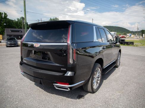 Used 2022 Cadillac Escalade Premium Luxury image 3