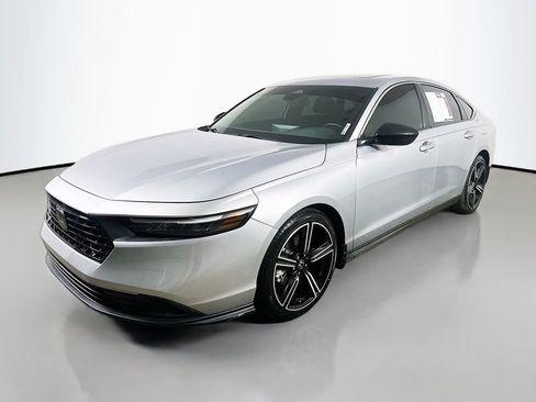 Used 2024 Honda Accord Sport image 3