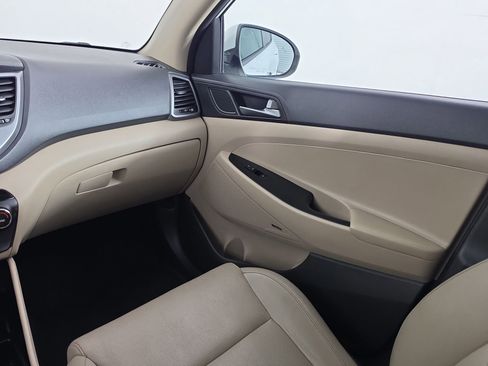 Used 2017 Hyundai Tucson SE Plus AWD/4WD image 37
