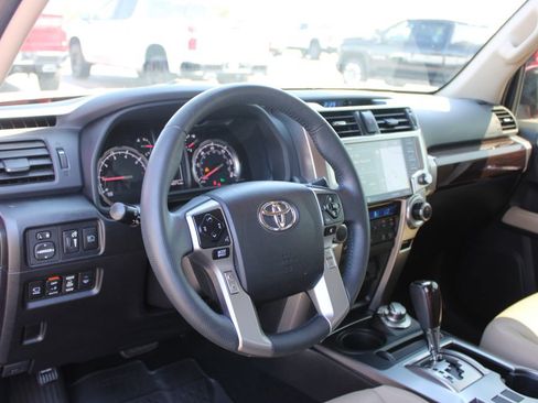 Used 2022 Toyota 4Runner Limited AWD/4WD image 23