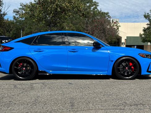 Used 2024 Honda Civic Type R image 3
