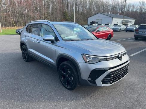 New 2025 Volkswagen Taos SEL image 5