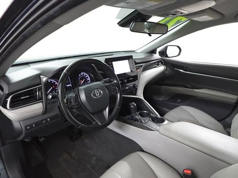 Used 2021 Toyota Camry SE image 12