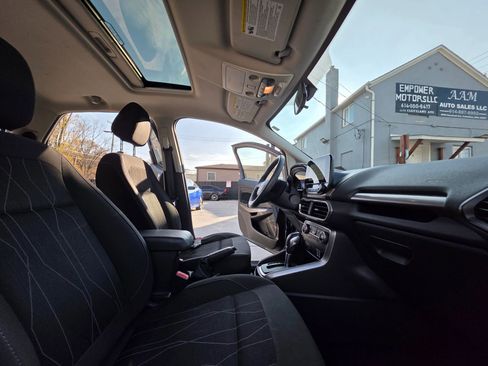 Used 2019 Ford EcoSport SE image 18
