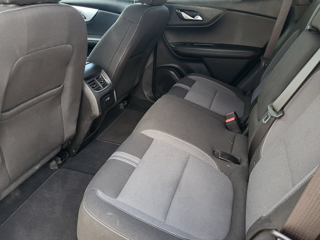 Used 2025 Chevrolet Blazer LT FWD image 21
