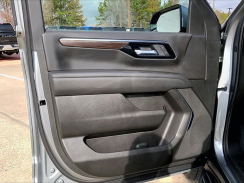 Certified 2026 Chevrolet Suburban LS image 40