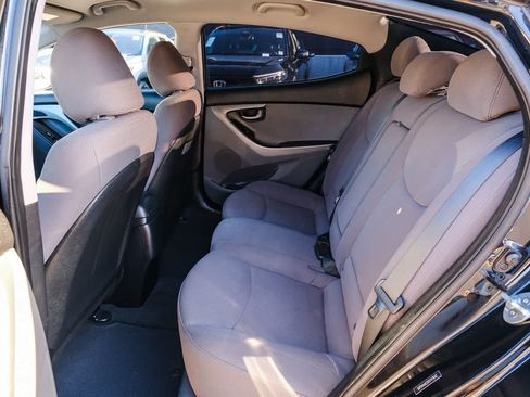 Used 2016 Hyundai Elantra SE FWD image 19