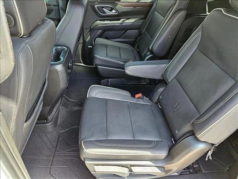 Used 2021 Chevrolet Suburban Premier w/ Premium Package image 20