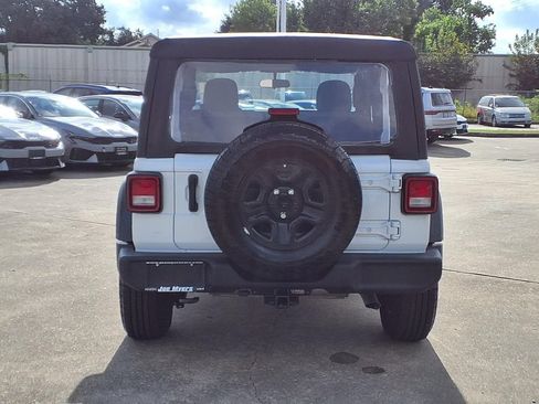 Used 2025 Jeep Wrangler Sport AWD/4WD image 8